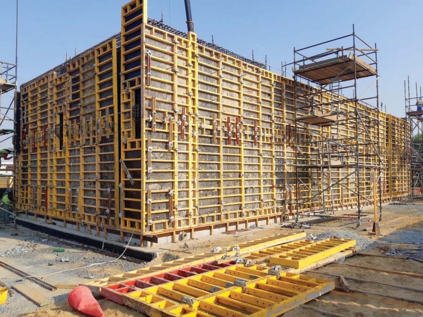 Reinforced concrete process tank under construction at Sharjah International Airport sewage treatment plant